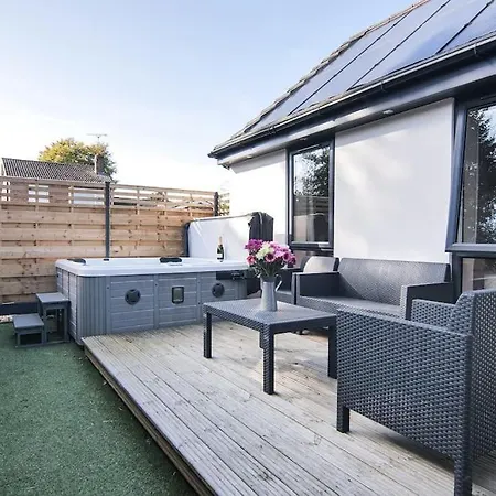 Hoxne Cottages - Sunflower Cottage With Private Hot Tub York Exterior photo