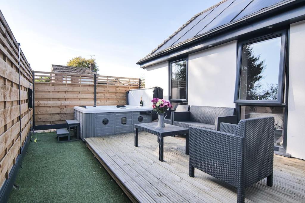 Hoxne - Sunflower With Private Hot Tub Holiday home